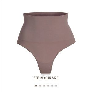 BRAND NEW Skims Never Worn